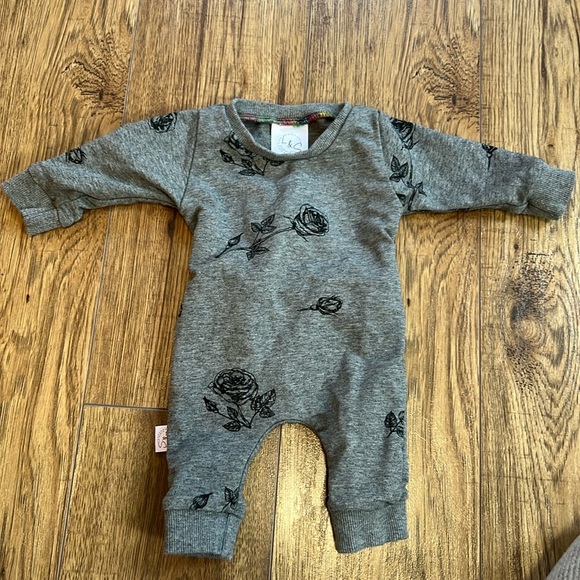 Other - 🇨🇦Handmade🇨🇦 Small Shop Newborn Outfit